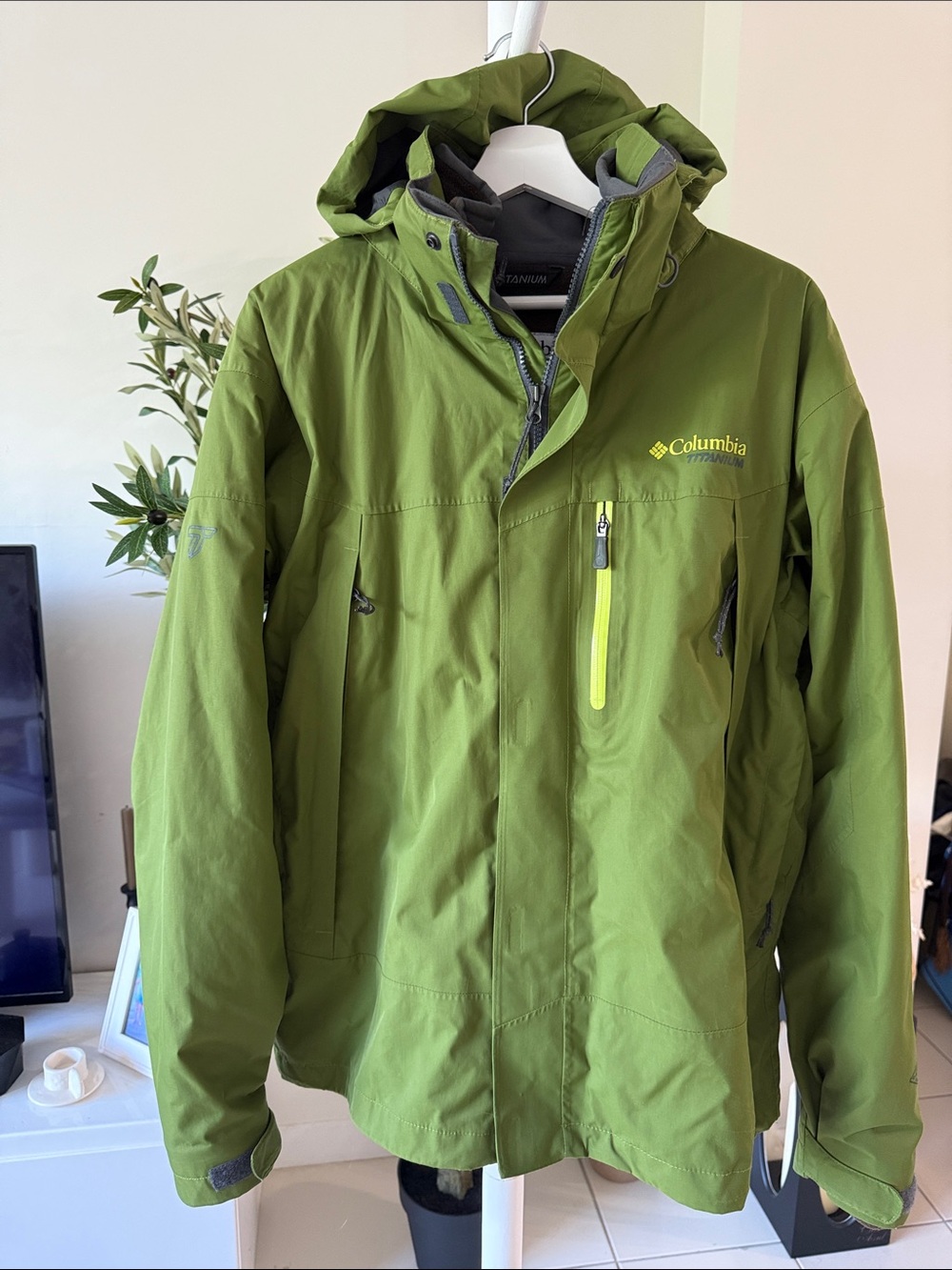 Columbia Men's Two-Tone Green Hooded Ski Jacket two‎ in one Omni tech titanium - Picture 2 of 11